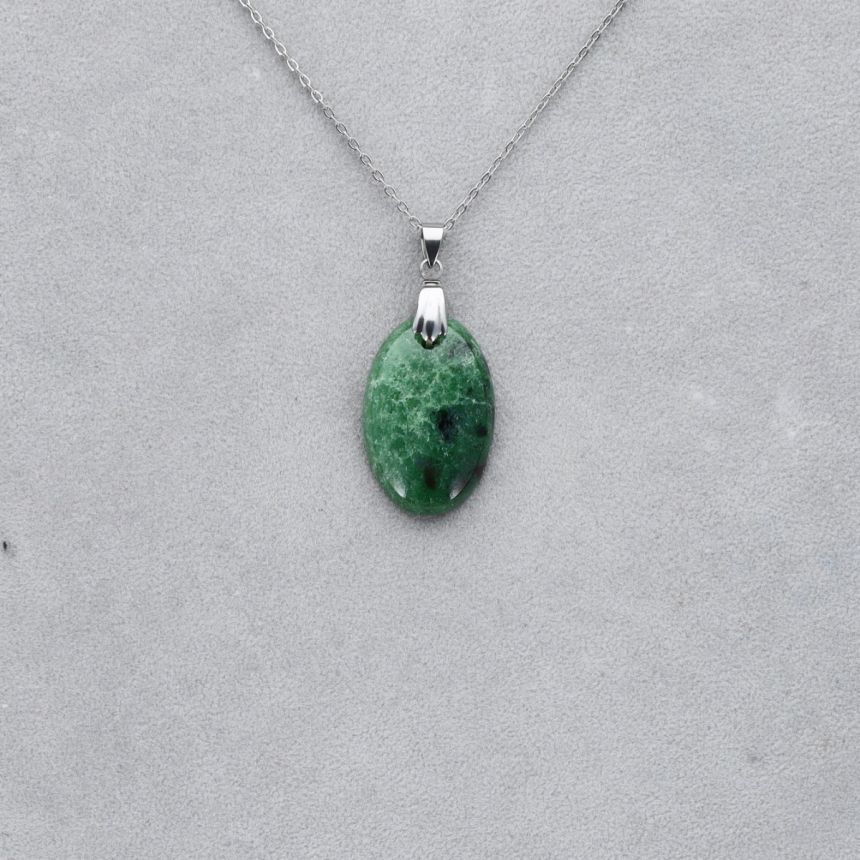 Fuschite Rubis Cabochon percé 52