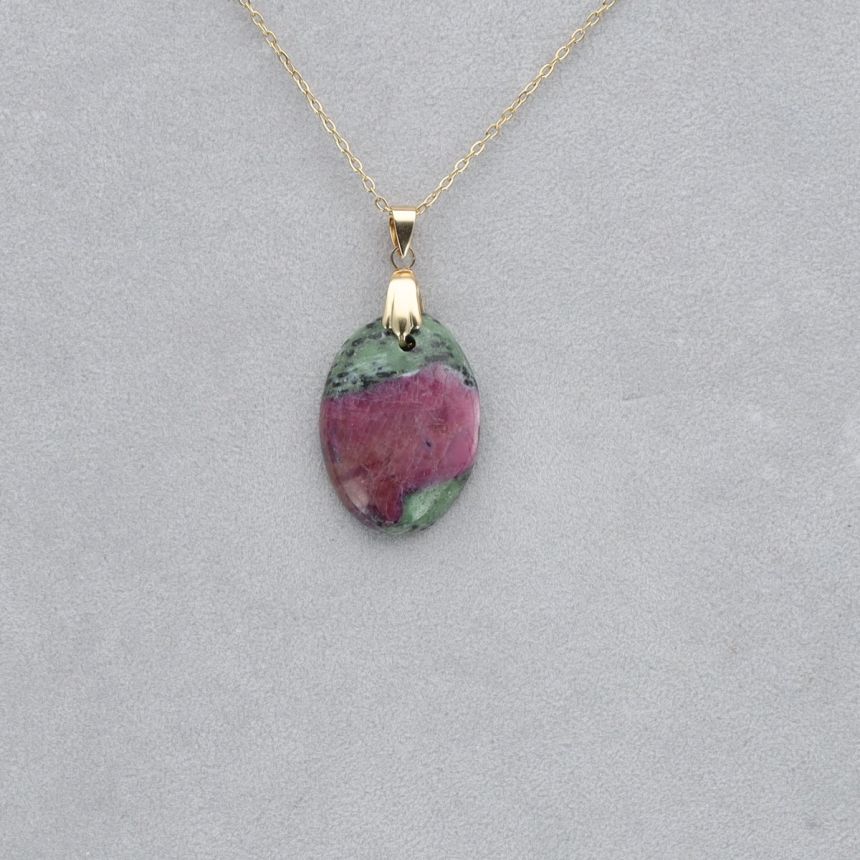 Fuschite Rubis Cabochon percé 62