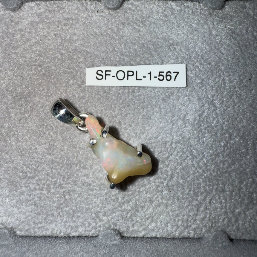 Pendentif Opale 567